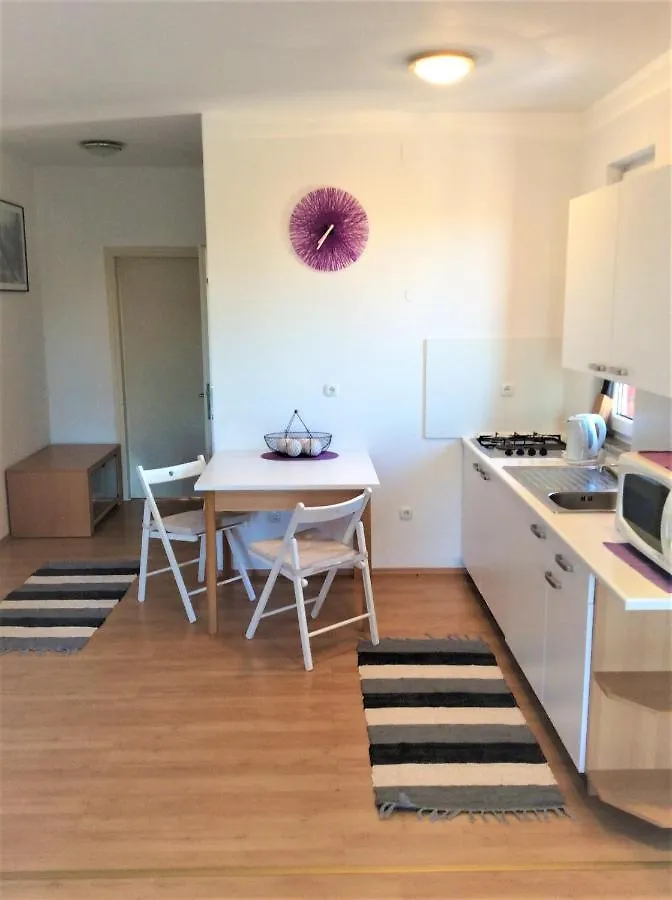 Cozy Apartment Umag 2 0*,